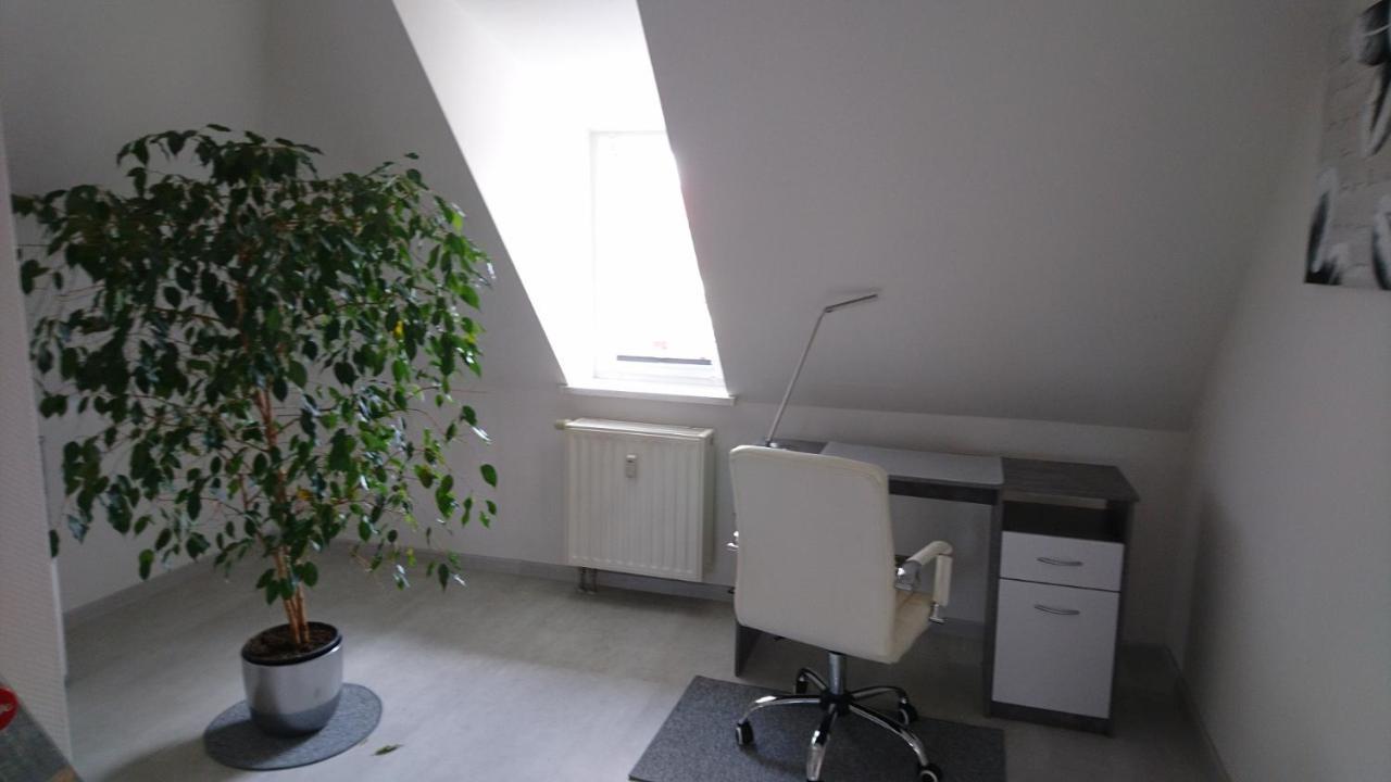 Ferienwohnung Und Apartment Loebau, Stadt- Und Messenah 외부 사진