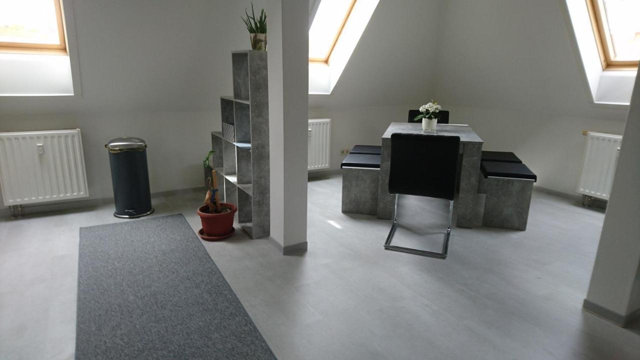 Ferienwohnung Und Apartment Loebau, Stadt- Und Messenah 외부 사진